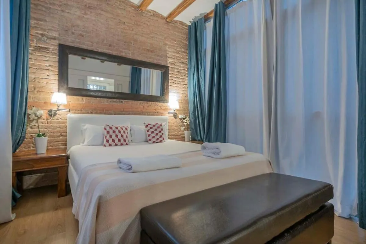 Exclusive 2 Bedroom Apartment In The City Center Barcelona