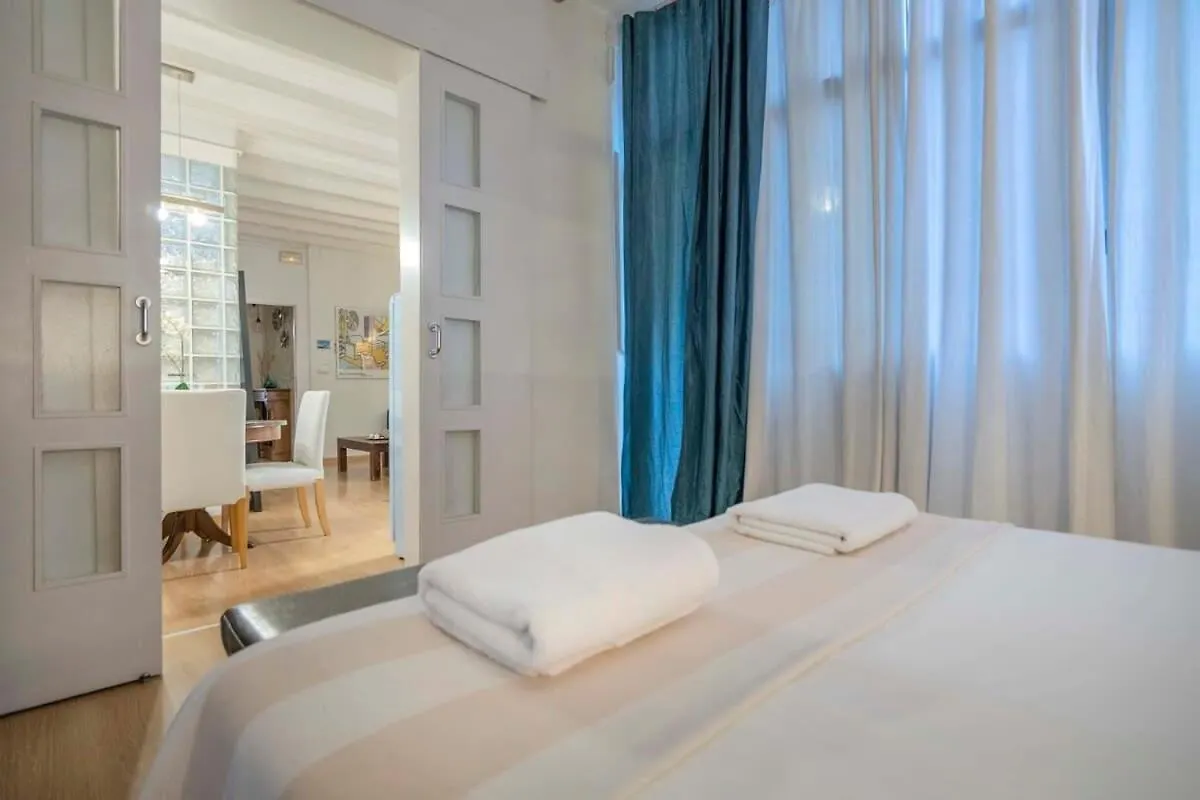 Exclusive 2 Bedroom Apartment In The City Center Barcelona 0*,