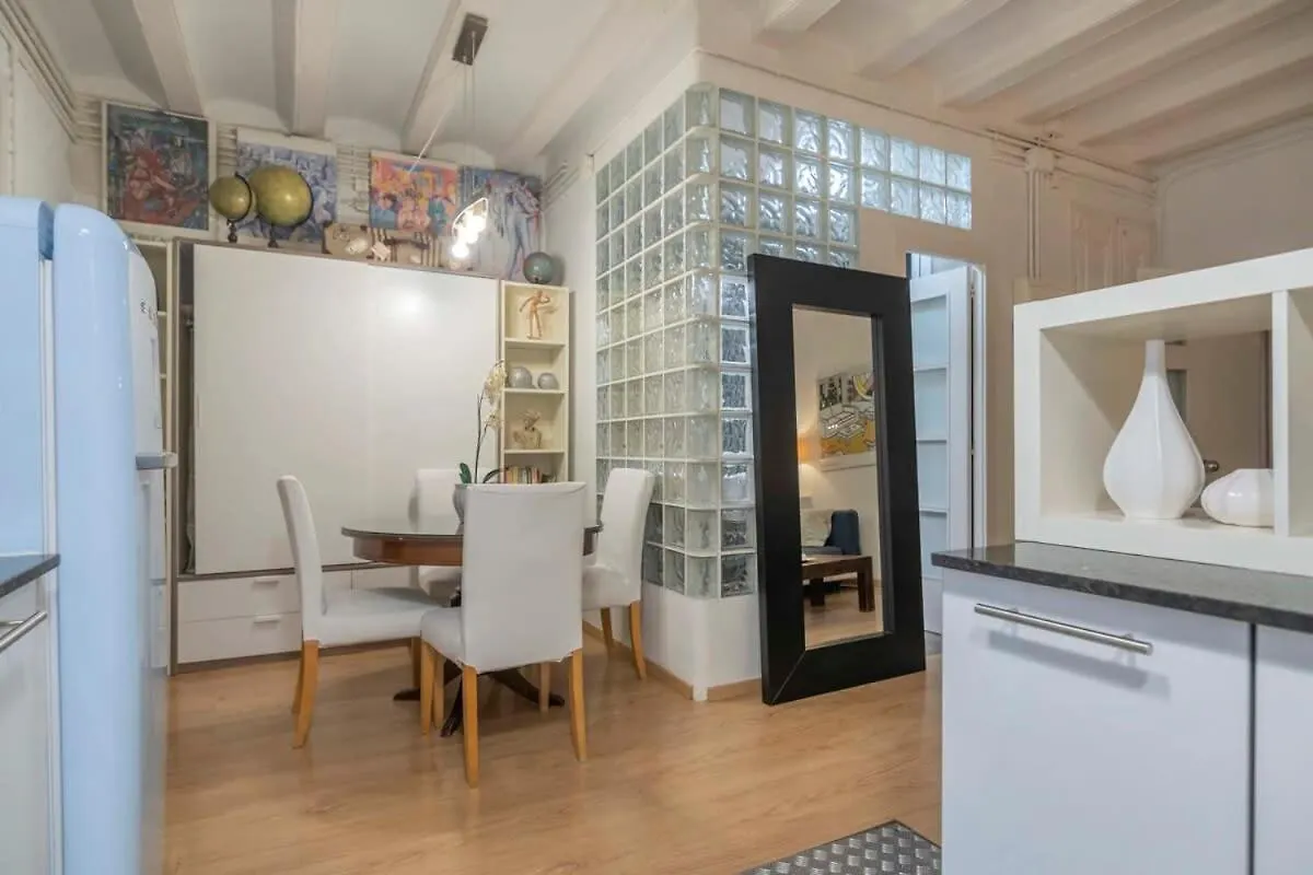 Exclusive 2 Bedroom Apartment In The City Center Barcelona Spain